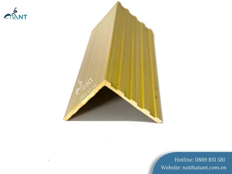 Nẹp V đồng mặt gân