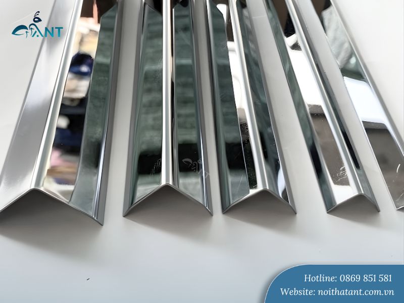 Nẹp V inox dập cạnh màu trắng gương
