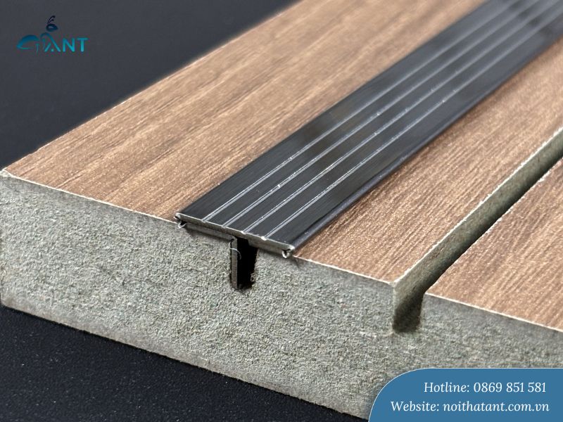 Nẹp inox chữ T có gân màu đen