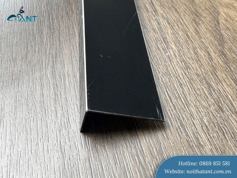 Nẹp L inox màu đen gương