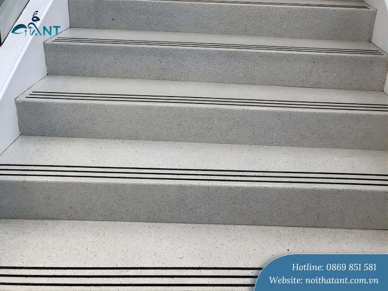 Ứng dụng nẹp inox chữ T chống trượt