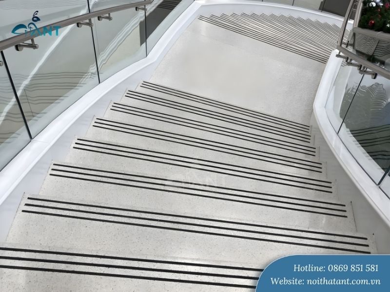 Nẹp inox ứng dụng chạy chỉ chống trơn trượt