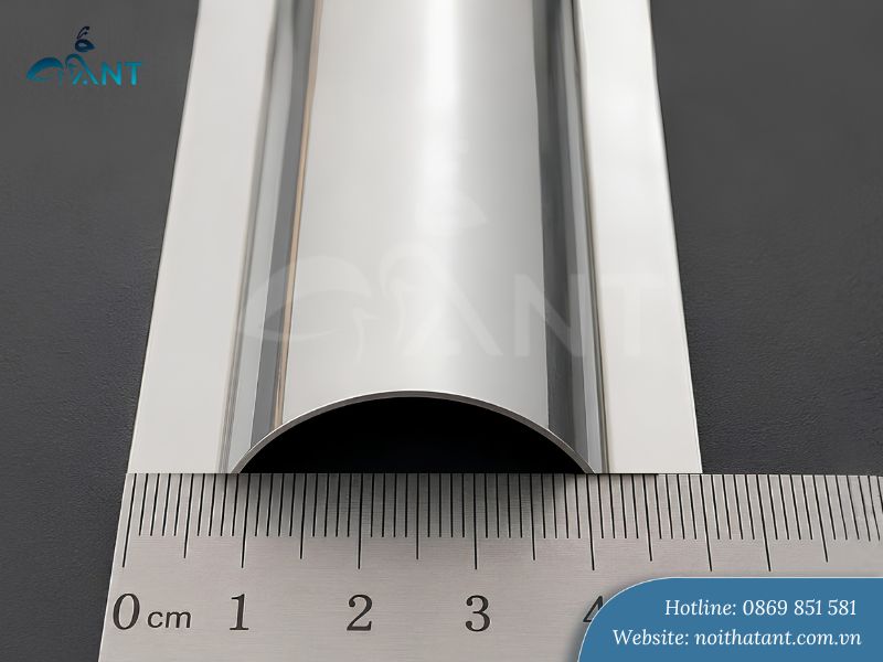 Ảnh tham khảo nẹp inox bán nguyệt 3cm