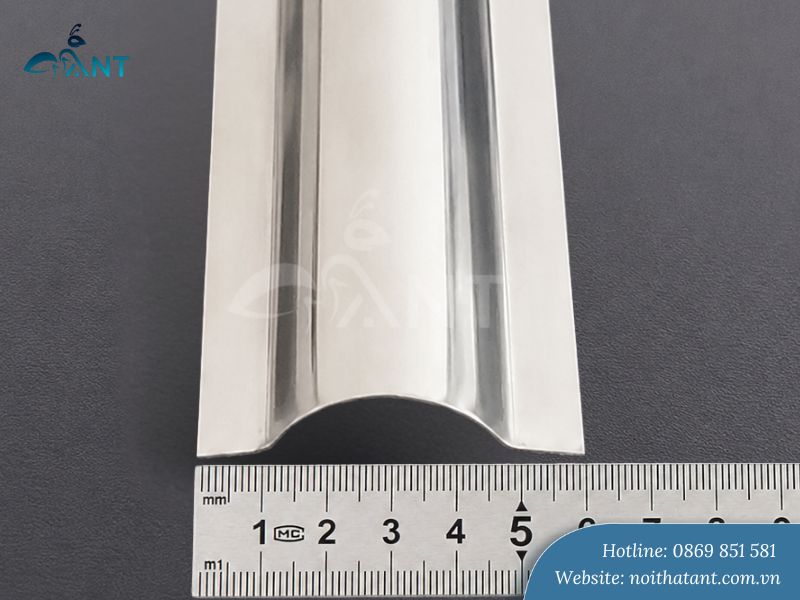 Ảnh thực tế nẹp bán nguyệt 4p inox
