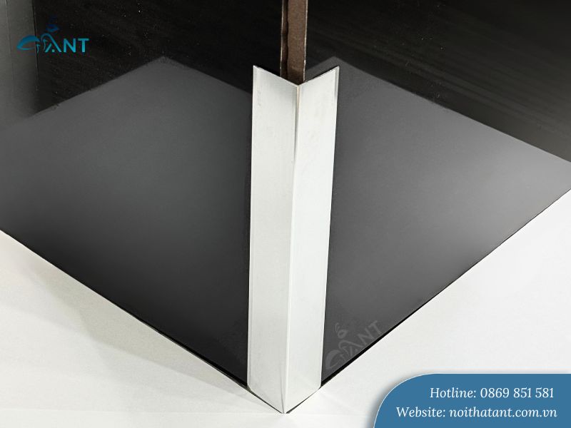 Nẹp nhôm chữ V màu trắng ốp góc trang trí