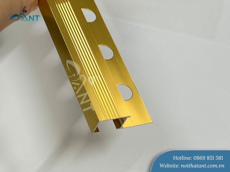Nẹp cầu thang P20 nhôm chống trượt màu vàng bóng