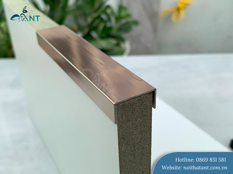 Nẹp nhôm chữ U rộng 20mm cao 10mm màu vàng hồng