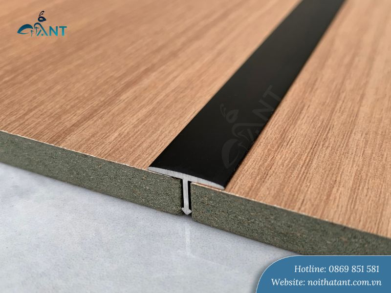 Màu đen mờ của nẹp nhôm chữ T rộng 15mm